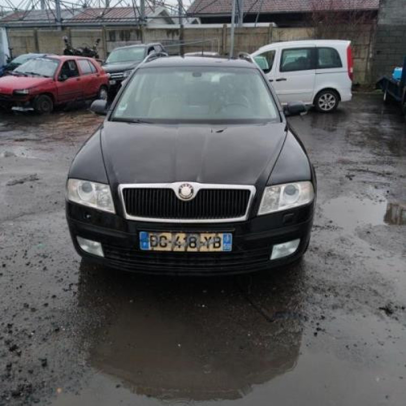 Anti brouillard droit (feux) SKODA OCTAVIA 2 Photo n°4