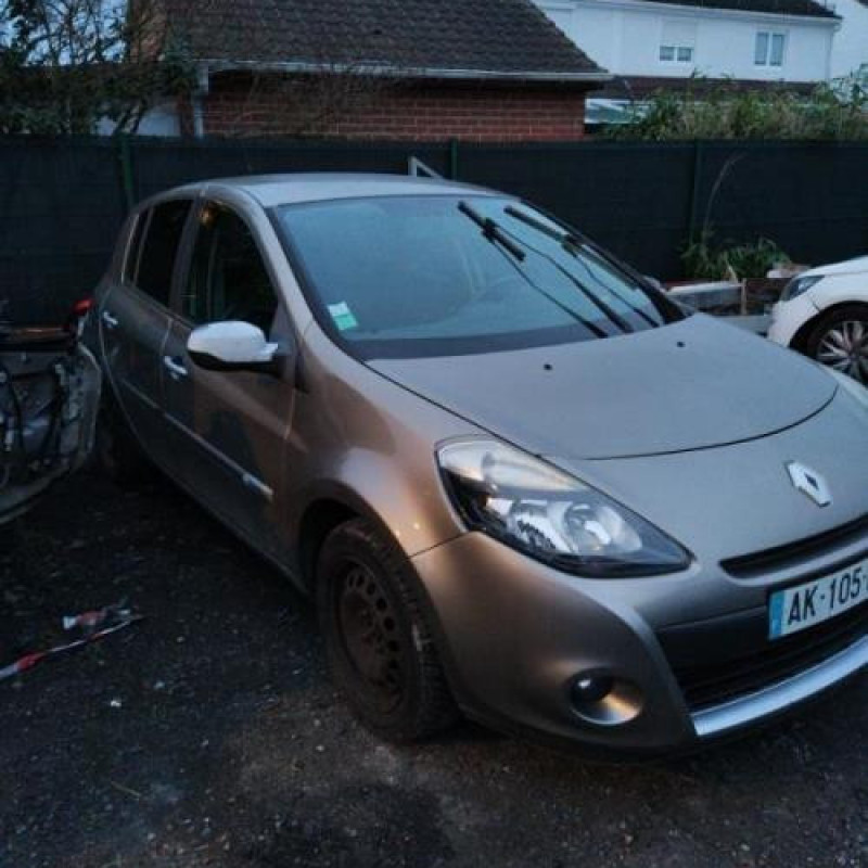 Boitier UCH RENAULT CLIO 3 Photo n°6