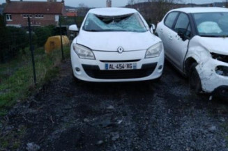 Pretensionneur de ceinture avant gauche RENAULT MEGANE 3