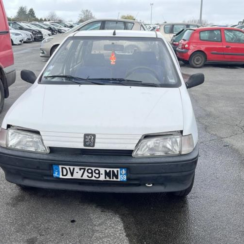 Poignee porte avant droit PEUGEOT 106 Photo n°4