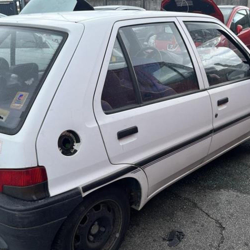 Poignee porte avant droit PEUGEOT 106 Photo n°6