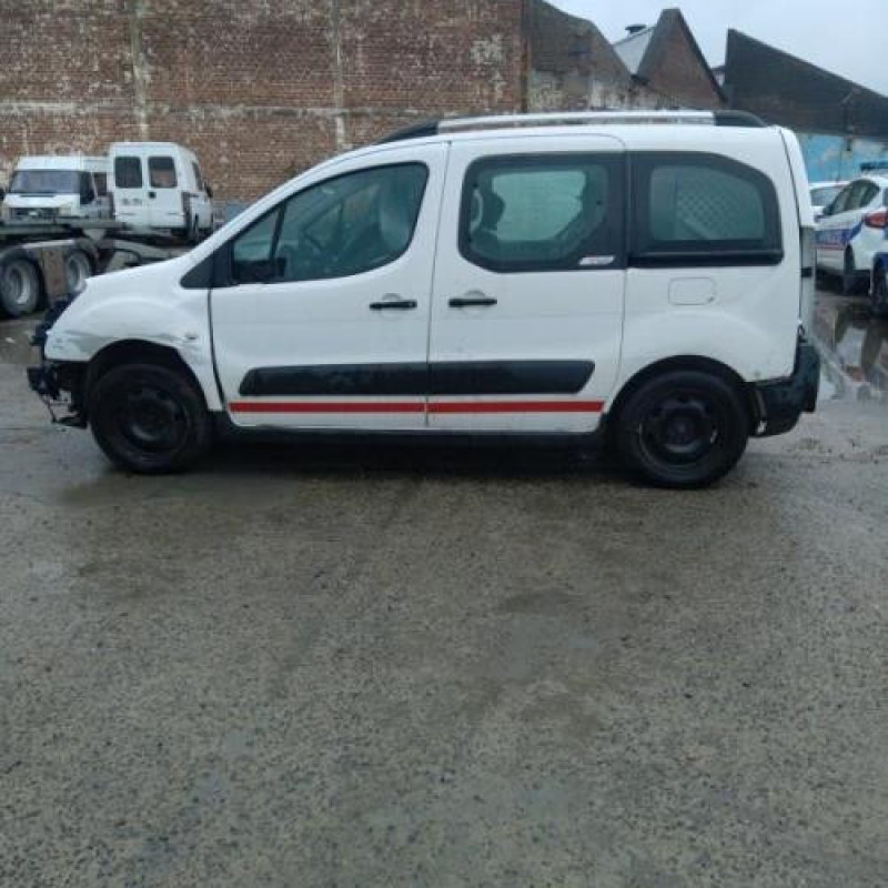 Attache ceinture arriere gauche CITROEN BERLINGO 2 Photo n°7