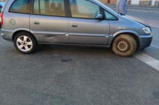 Pare choc arriere OPEL ZAFIRA A