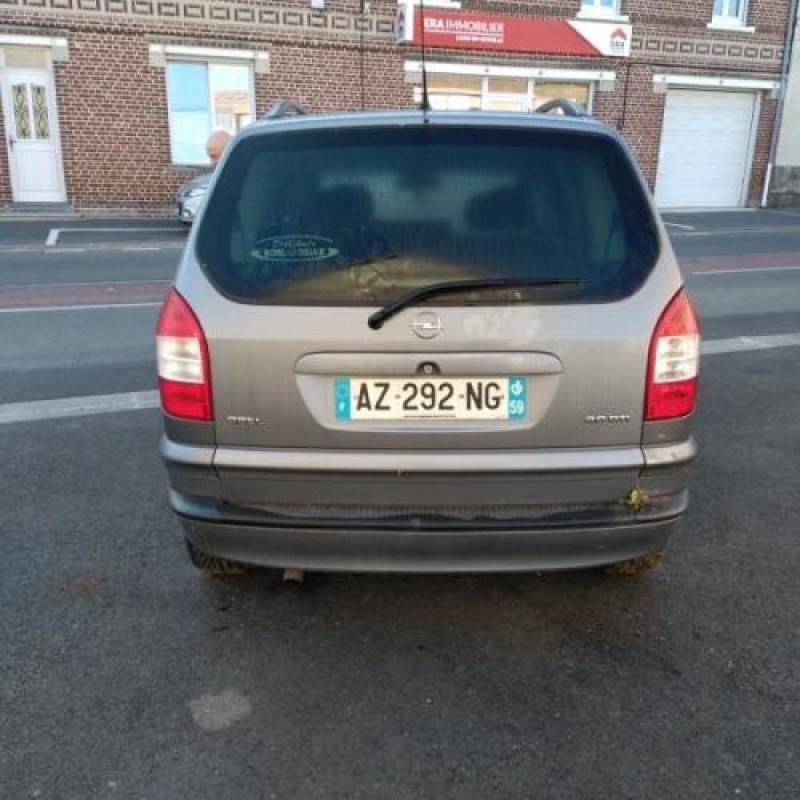 Pare choc arriere OPEL ZAFIRA A Photo n°11