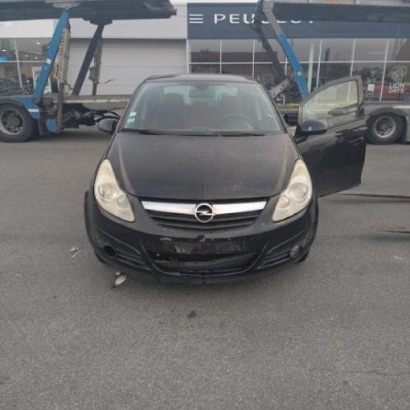 Feu arriere principal gauche (feux) OPEL CORSA D Photo n°4