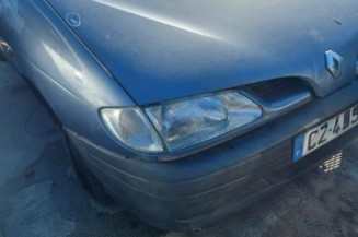 Vitre arriere gauche RENAULT SCENIC 1