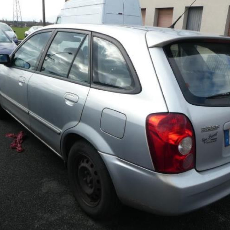 Feu arriere stop central MAZDA 323 6 Photo n°7