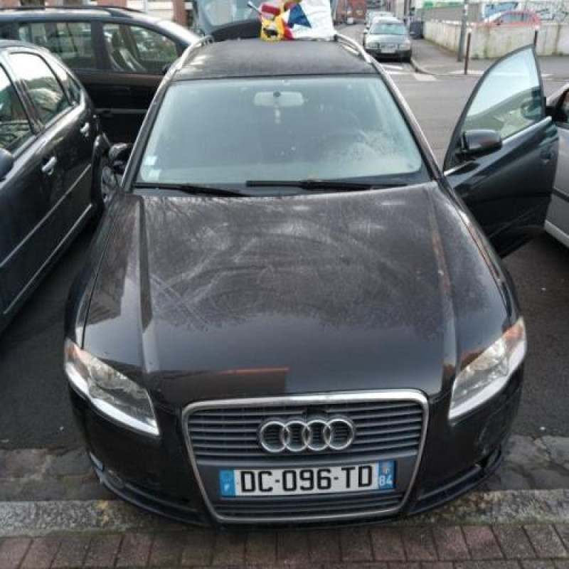 Antenne AUDI A4 2 Photo n°4