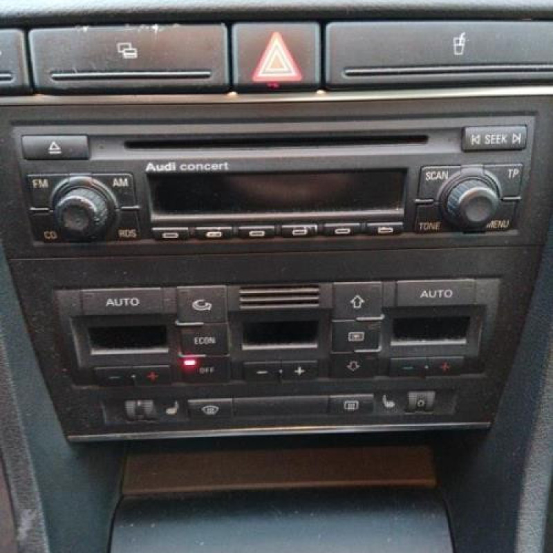 Antenne AUDI A4 2 Photo n°12