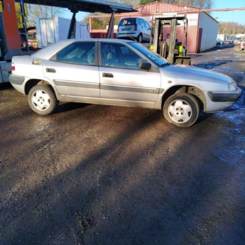 Feu arriere secondaire droit (feux) CITROEN XANTIA Photo n°5