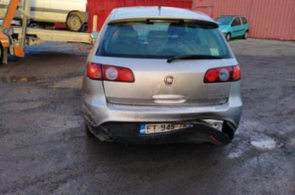 Malle/Hayon arriere FIAT CROMA 2