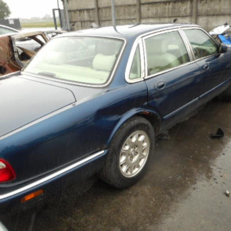 Leve vitre electrique avant droit JAGUAR XJ 3 Photo n°6