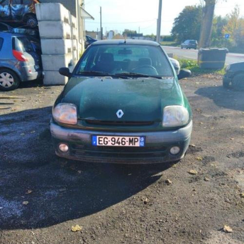 Pare choc arriere RENAULT CLIO 2 Photo n°7