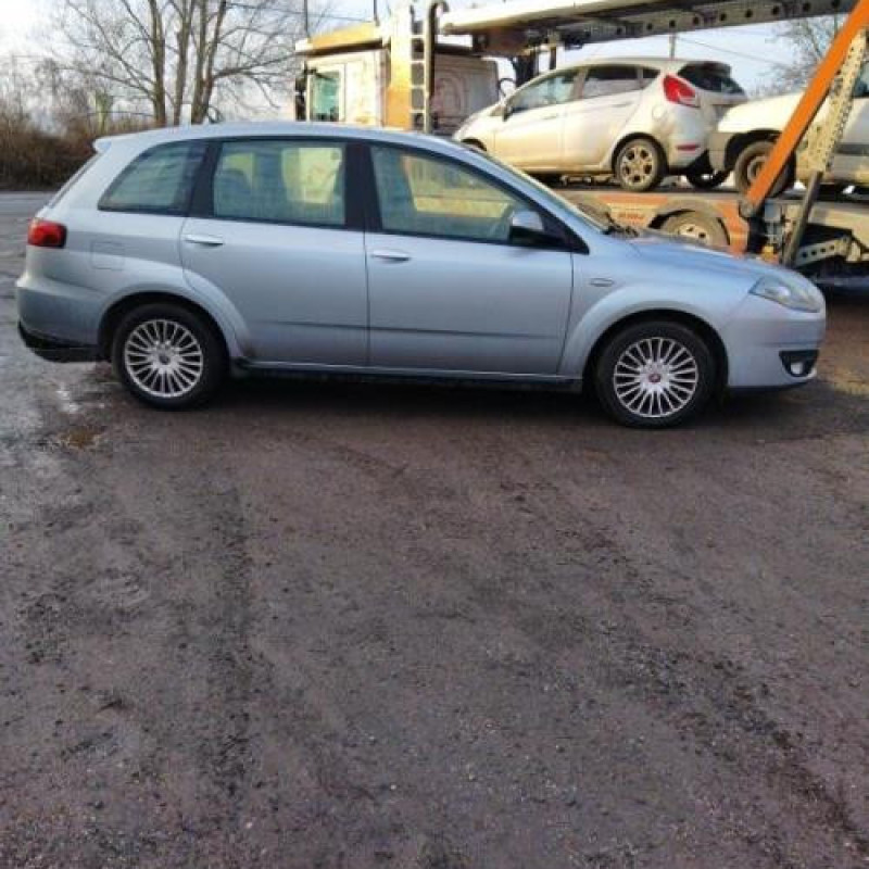 Calandre FIAT CROMA 2 Photo n°5