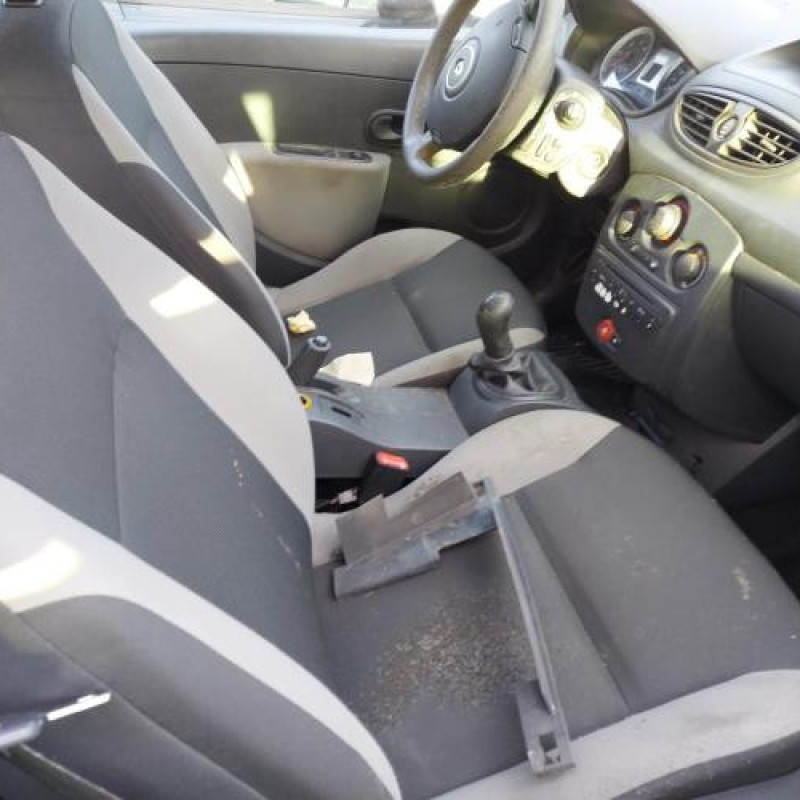 Poignee interieur avant droit RENAULT CLIO 3 Photo n°13