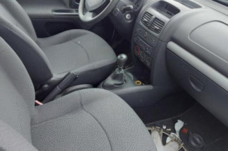 Poignee interieur avant gauche RENAULT CLIO 2 CAMPUS