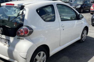 Pretensionneur de ceinture avant gauche TOYOTA AYGO 1