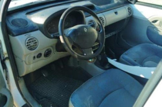 Poignee interieur avant droit RENAULT KANGOO 1