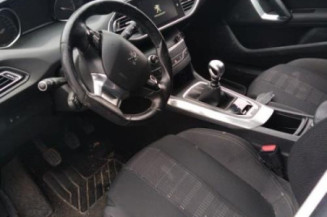 Poignee interieur arriere droit PEUGEOT 308 2 SW