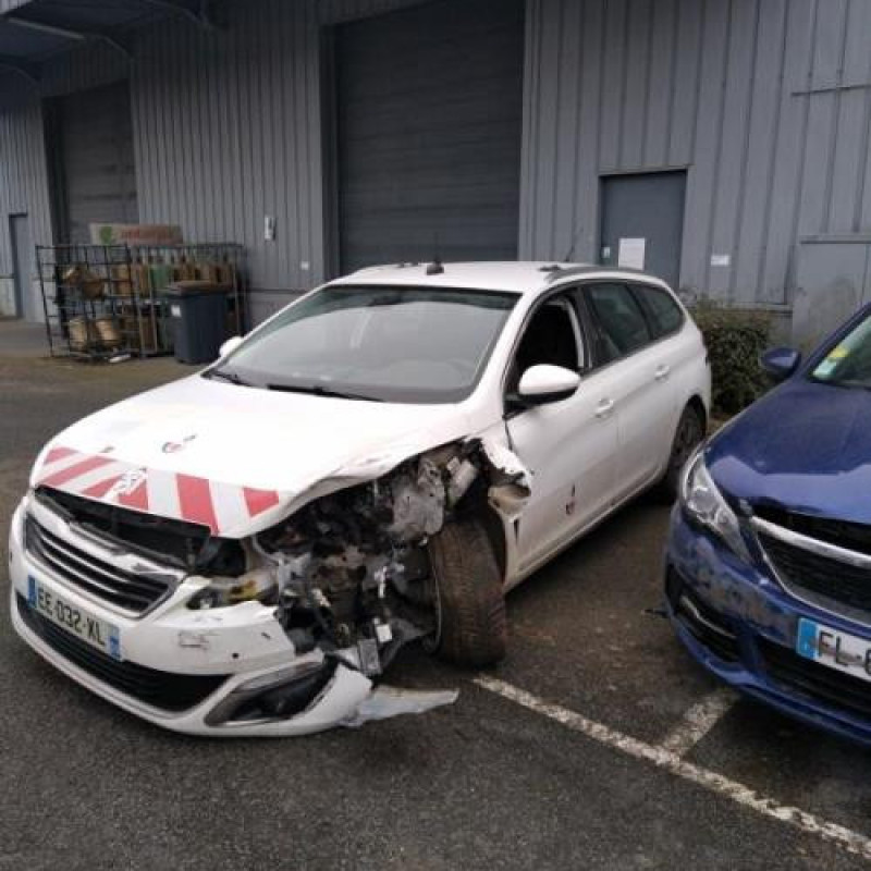 Poignee porte avant gauche PEUGEOT 308 2 SW Photo n°7