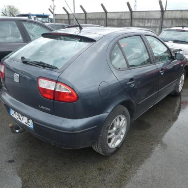 Feu arriere secondaire droit (feux) SEAT LEON 1 Photo n°6