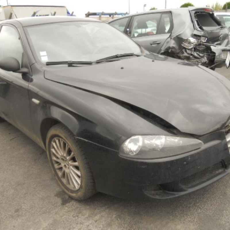 Feu arriere secondaire droit (feux) ALFA ROMEO 147 Photo n°6