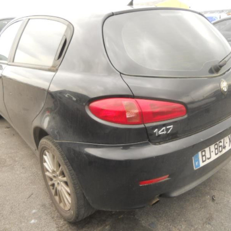 Feu arriere secondaire droit (feux) ALFA ROMEO 147 Photo n°8