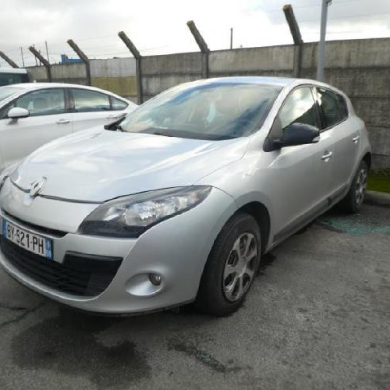 Moteur essuie glace arriere RENAULT MEGANE 3 Photo n°4