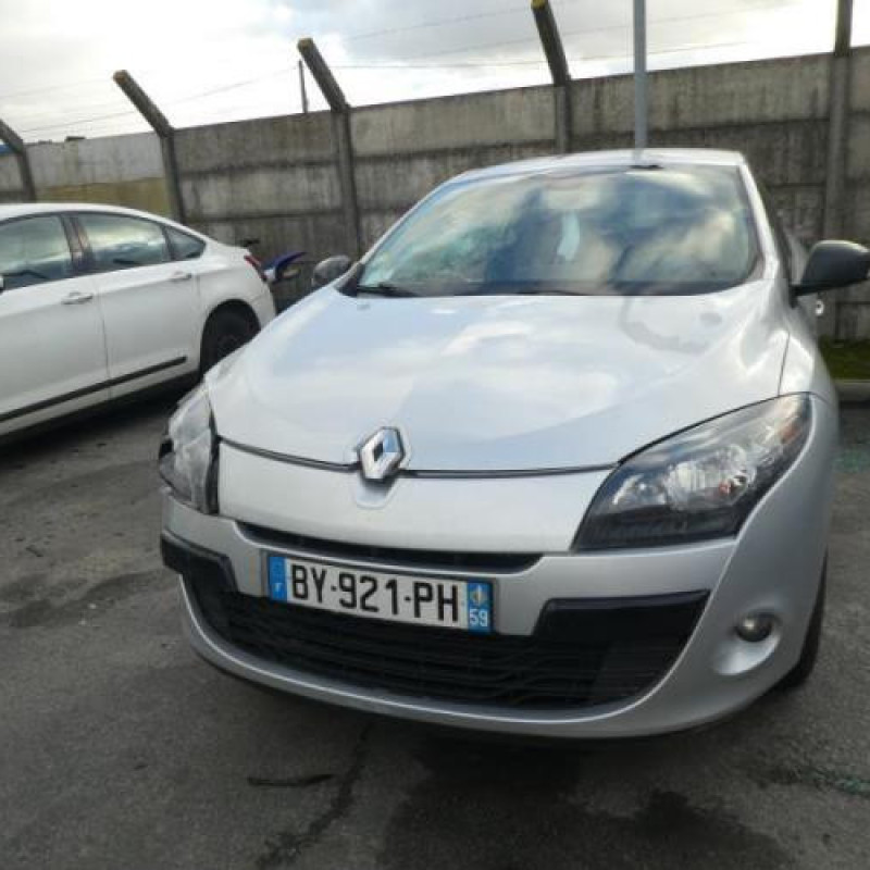 Moteur essuie glace arriere RENAULT MEGANE 3 Photo n°9