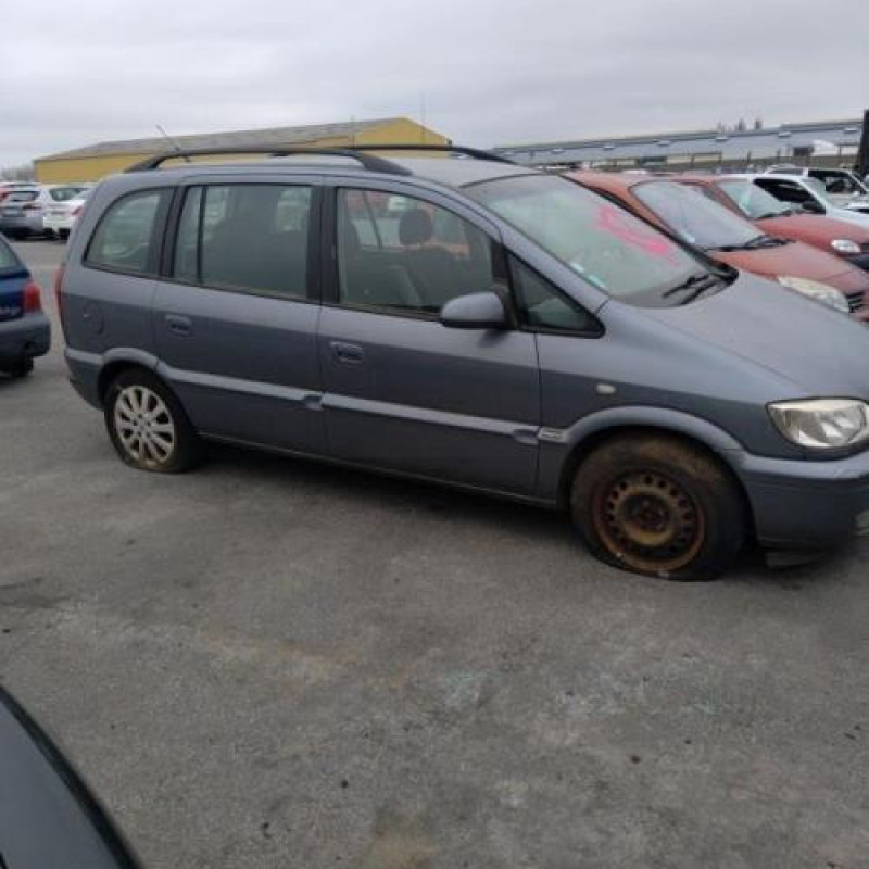 Pare choc arriere OPEL ZAFIRA A Photo n°8