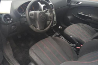 Serrure de coffre OPEL CORSA D