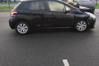 Cremaillere assistee PEUGEOT 208 1