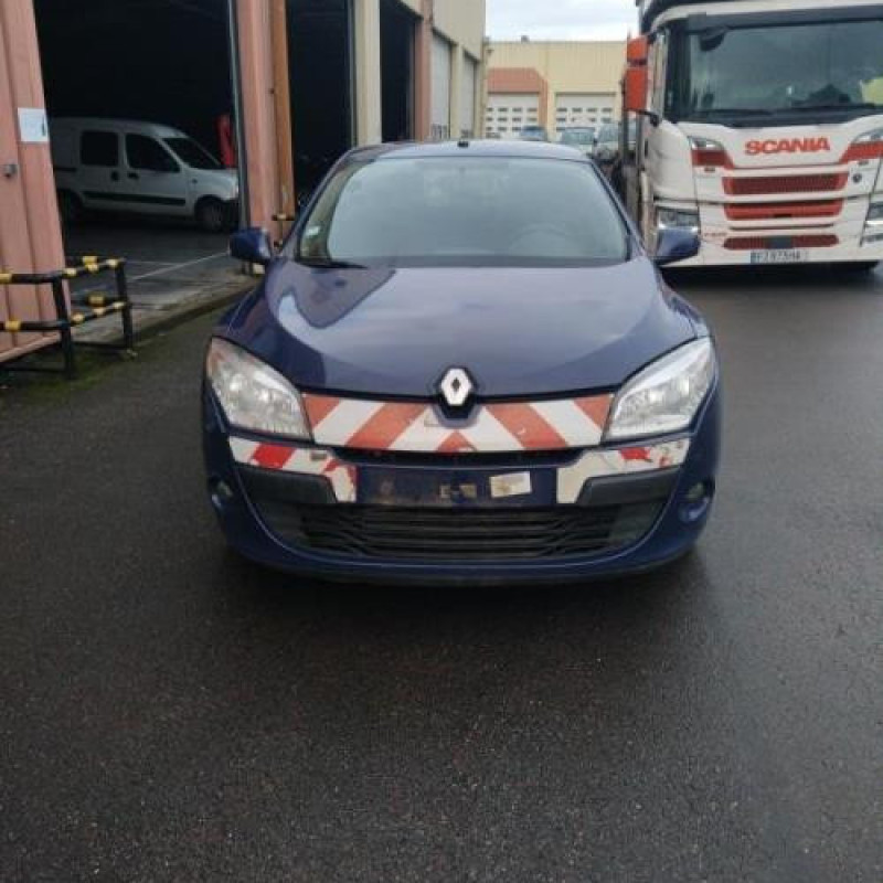 Pare choc arriere RENAULT MEGANE 3 Photo n°8