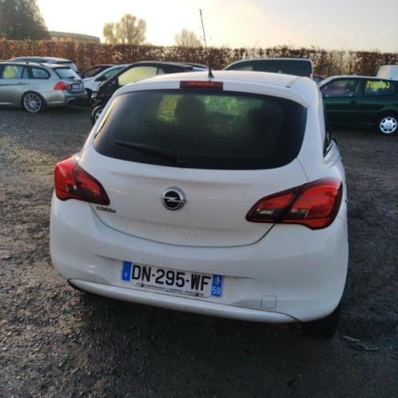 Feu arriere secondaire droit (feux) OPEL CORSA E Photo n°8