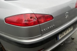 Vitre avant gauche PEUGEOT 607