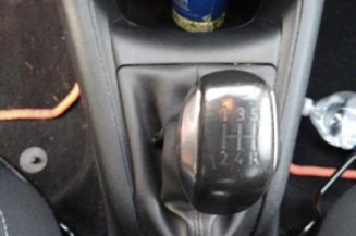 Poignee interieur avant droit PEUGEOT 208 1