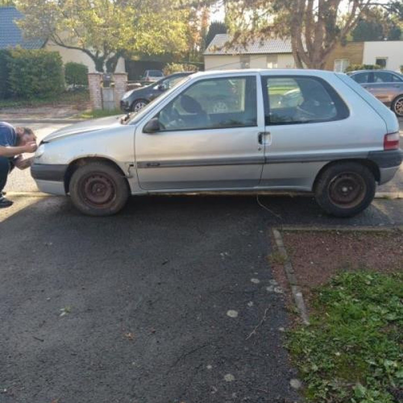 Eclairage de plafonnier CITROEN SAXO Photo n°7