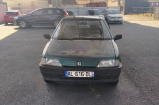 Optique avant principal gauche (feux)(phare) PEUGEOT 106