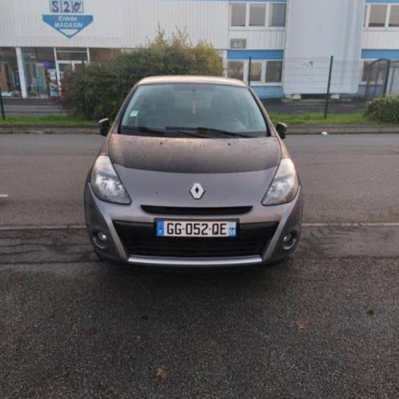 Boitier UCH RENAULT CLIO 3 Photo n°4