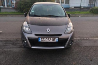 Calculateur moteur RENAULT CLIO 3