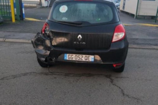 Calculateur moteur RENAULT CLIO 3