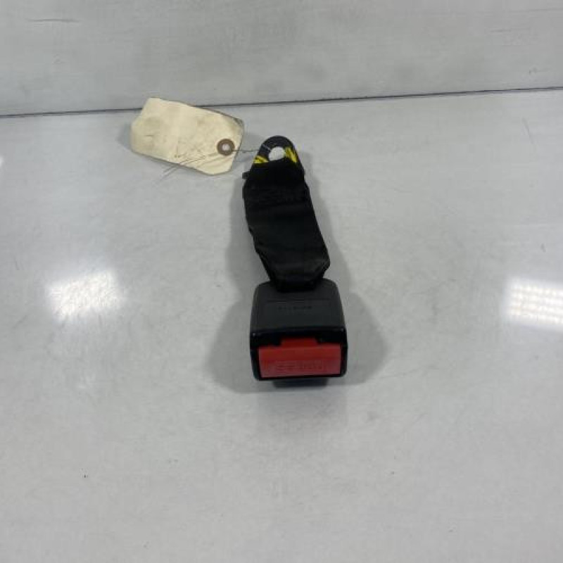 Attache ceinture arriere droit PEUGEOT 206+ Photo n°1