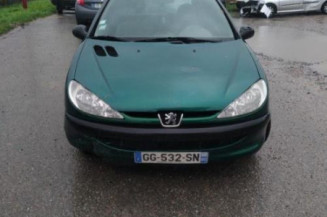 Pare boue avant gauche PEUGEOT 206