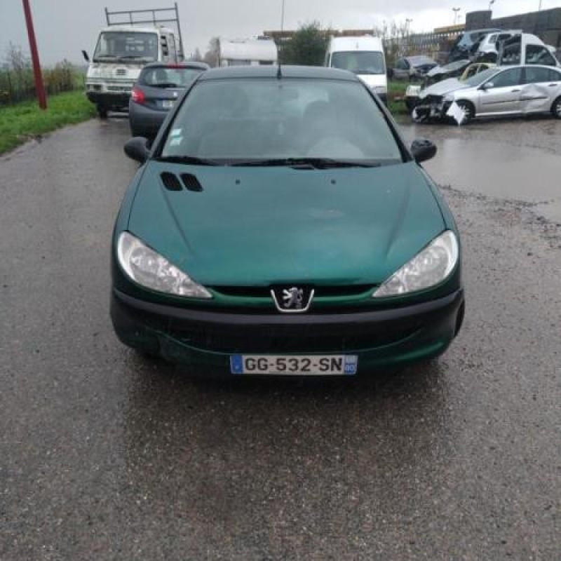 Pare boue avant gauche PEUGEOT 206 Photo n°2