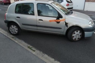 Pare choc arriere RENAULT CLIO 2