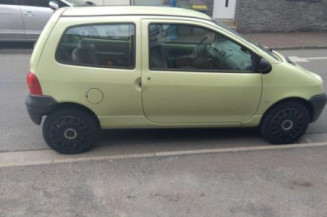 Pare boue avant gauche RENAULT TWINGO 1