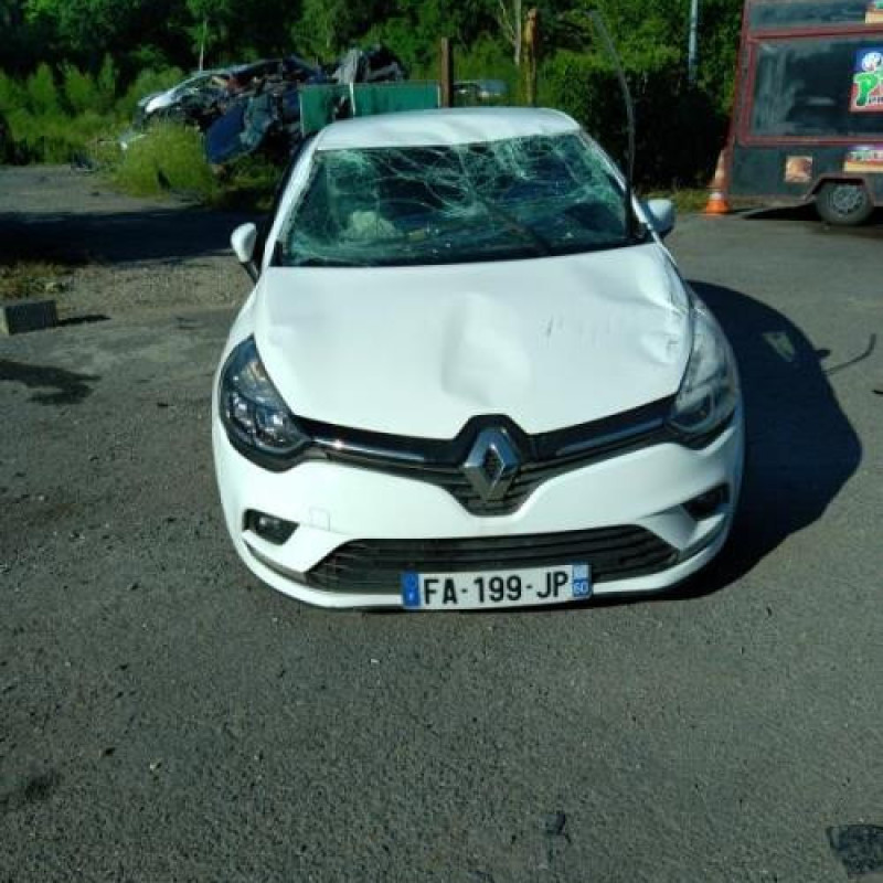 Feu arriere stop central RENAULT CLIO 4 Photo n°4