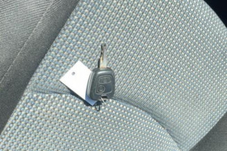 Pretensionneur de ceinture avant gauche PEUGEOT 206