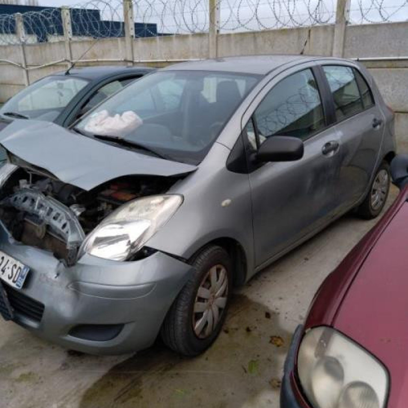 Pretensionneur de ceinture avant gauche TOYOTA YARIS 2 Photo n°9