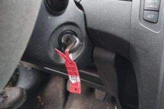 Pretensionneur de ceinture avant gauche TOYOTA YARIS 2